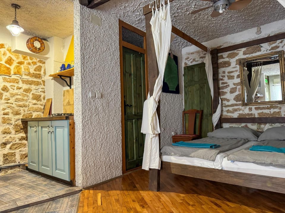 Charming Studio in Betina, 30 m², Terrace Apartment in Murter