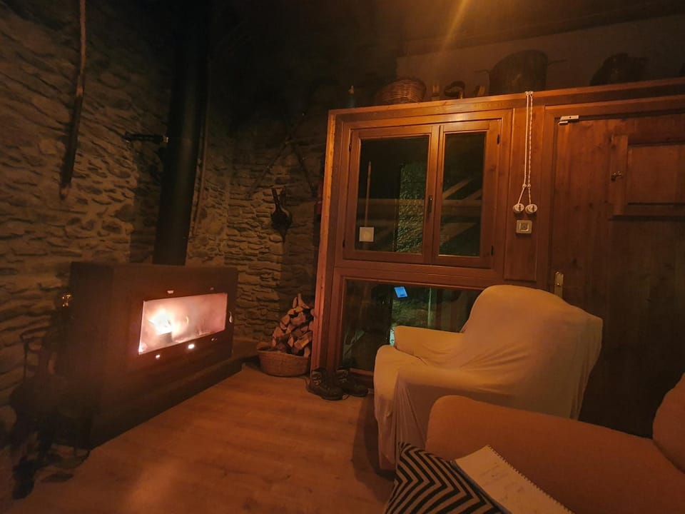 Living room, Seating area, fireplace
