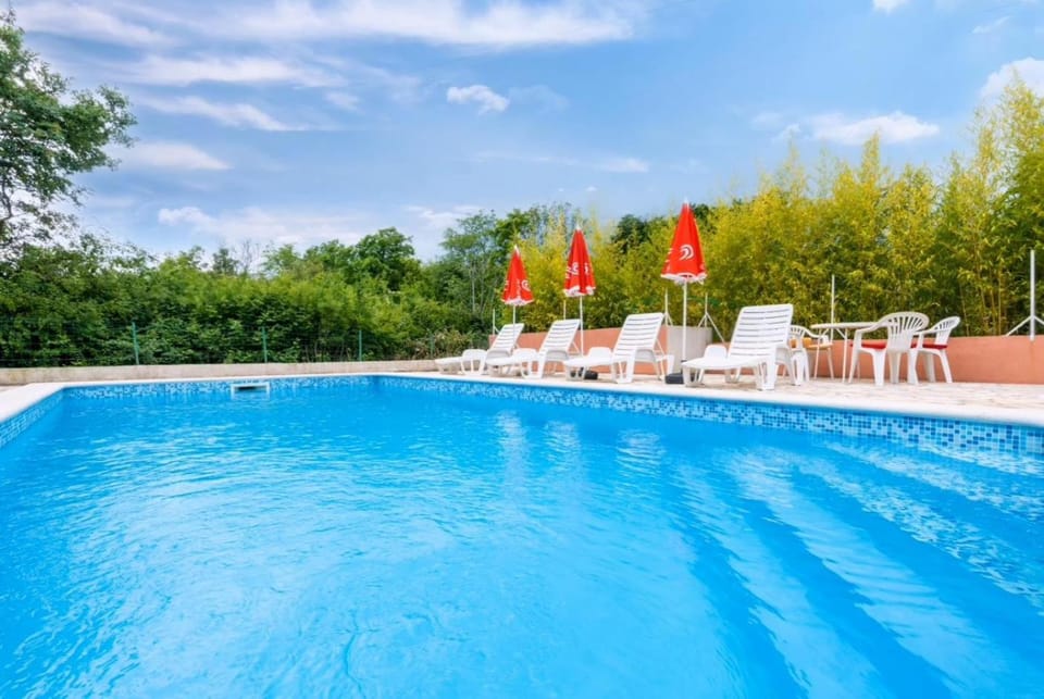 Swimming pool, Swimming pool