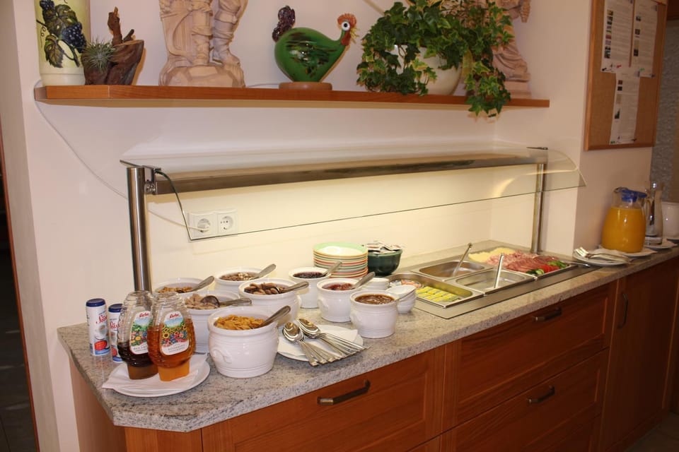 Breakfast, Buffet breakfast