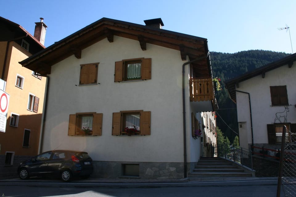 Property building, Facade/entrance