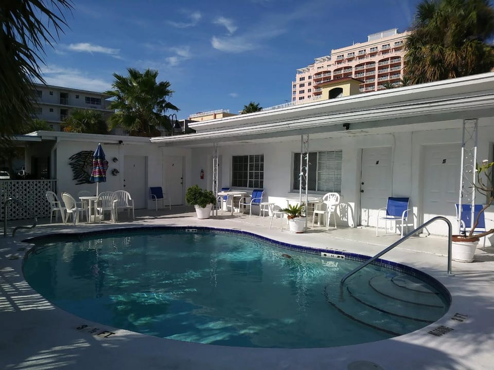 Property building, Swimming pool, Swimming pool