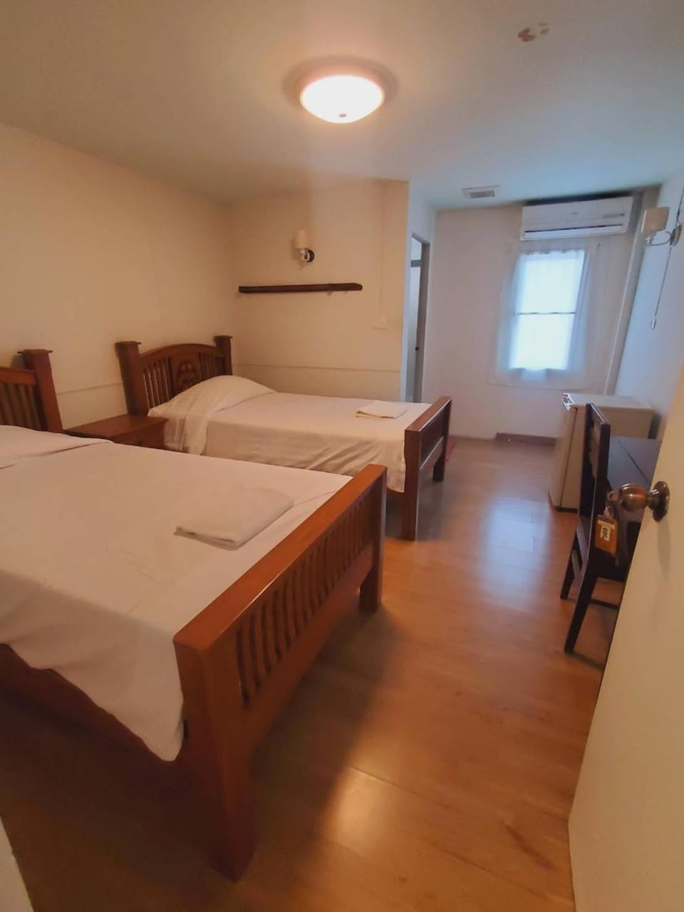 Bed, View (from property/room), Photo of the whole room, Bedroom