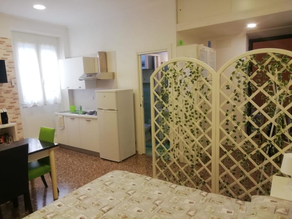 Kitchen or kitchenette, Photo of the whole room