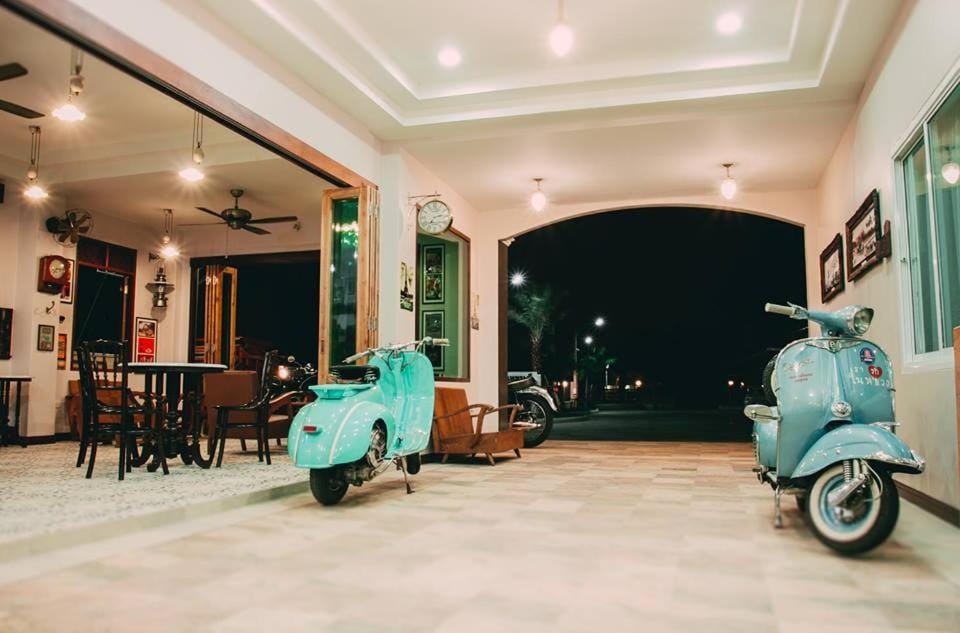 Communal lounge/ TV room, On-site shops