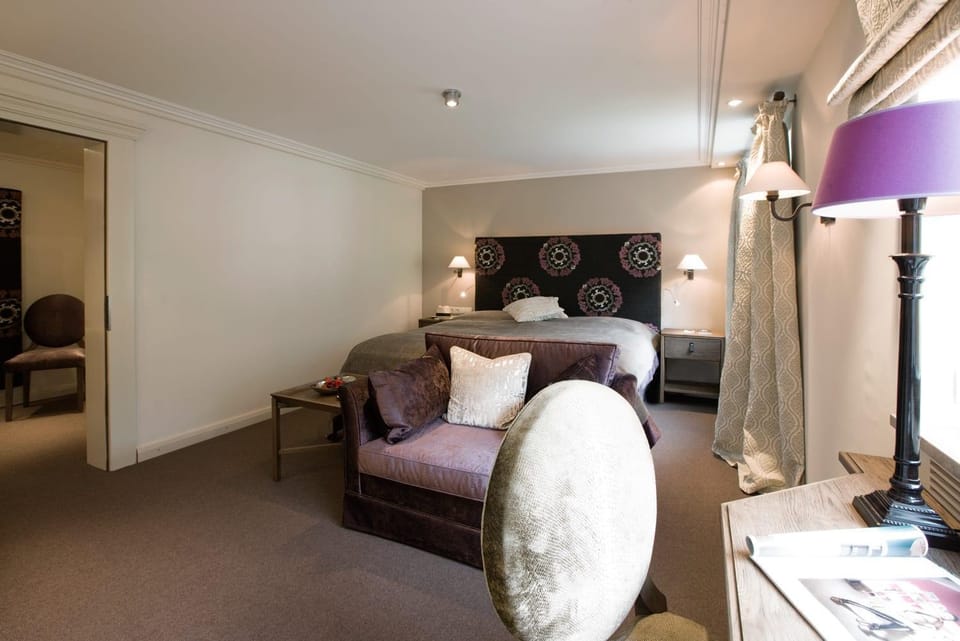 Photo of the whole room, Seating area, Bedroom, children