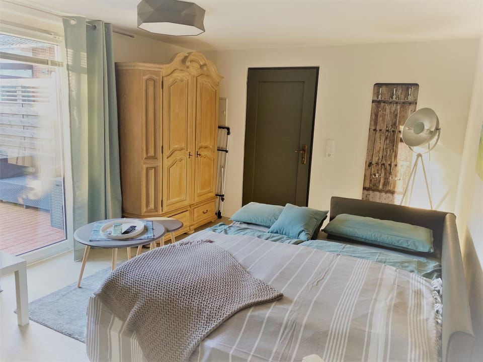 Bed, Photo of the whole room
