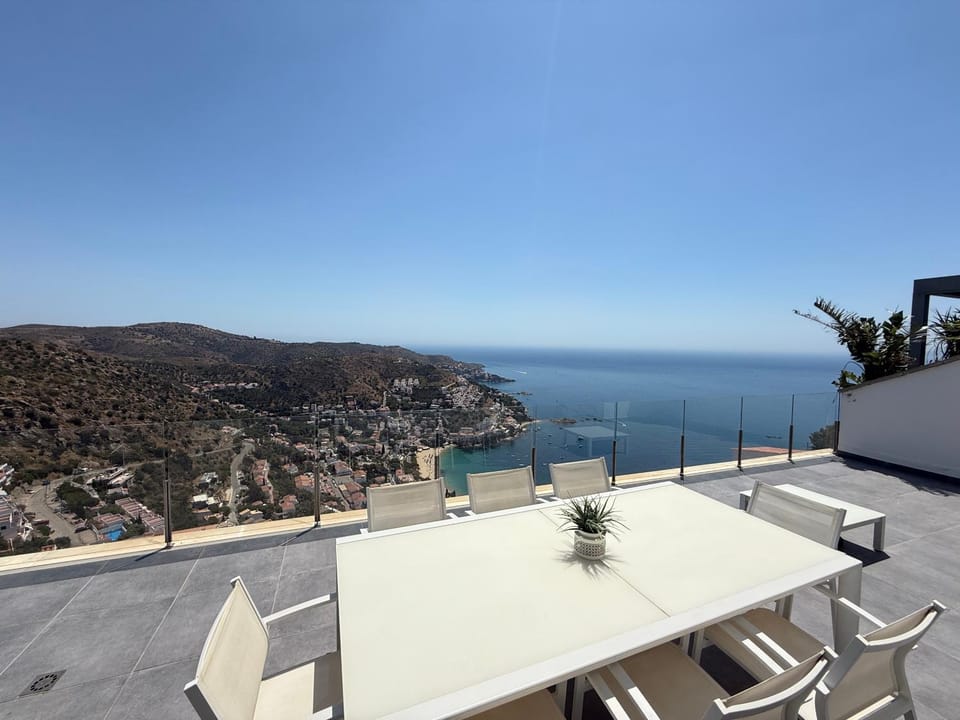 View (from property/room), Balcony/Terrace, Mountain view, Sea view