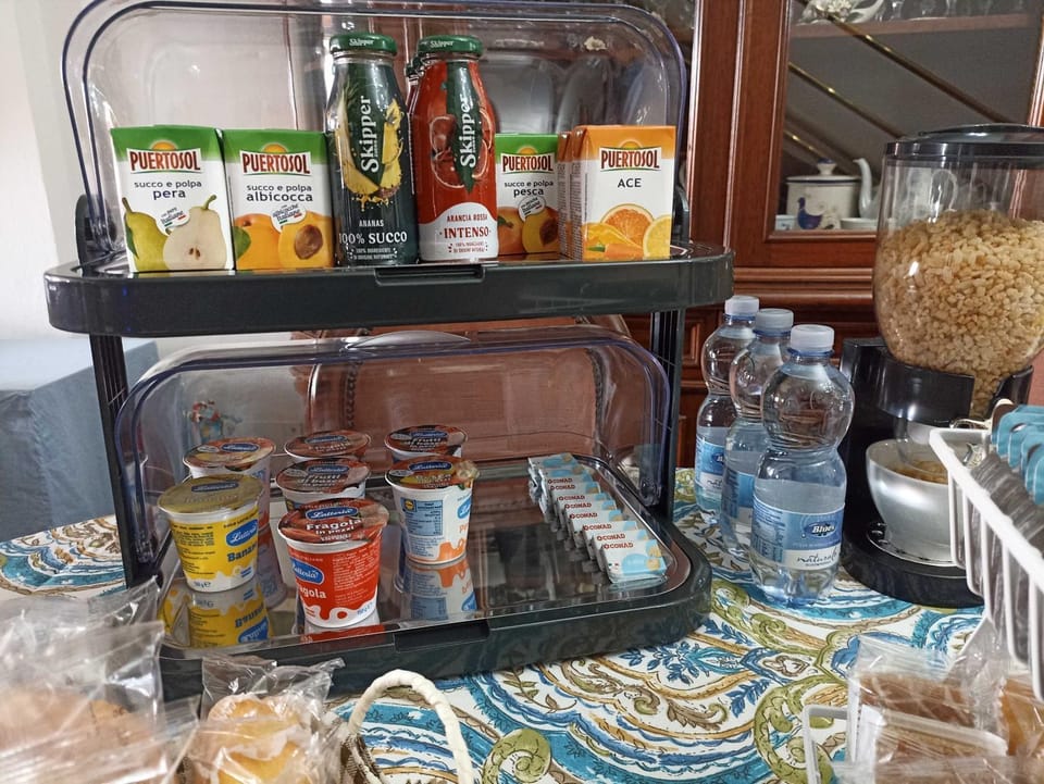 Breakfast, Continental breakfast, Italian breakfast