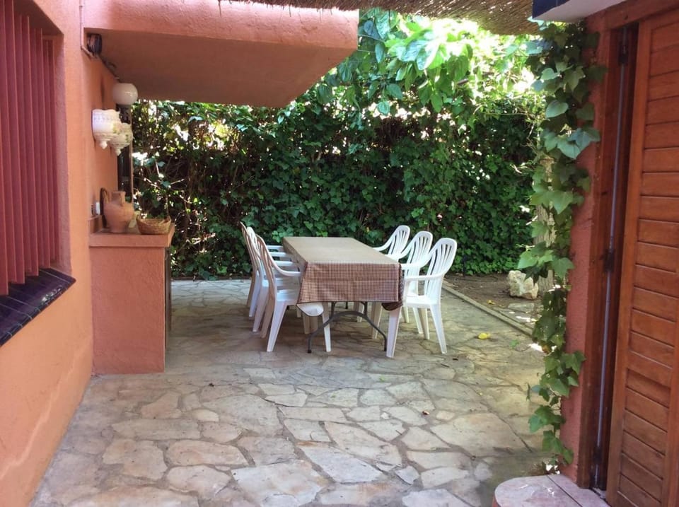 Patio, Dining area