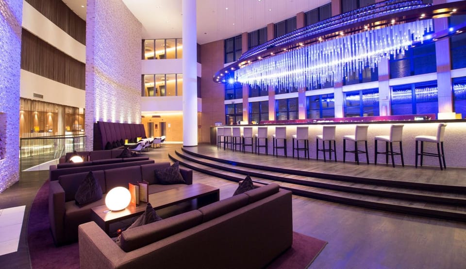 Restaurant/places to eat, Lobby or reception, On site
