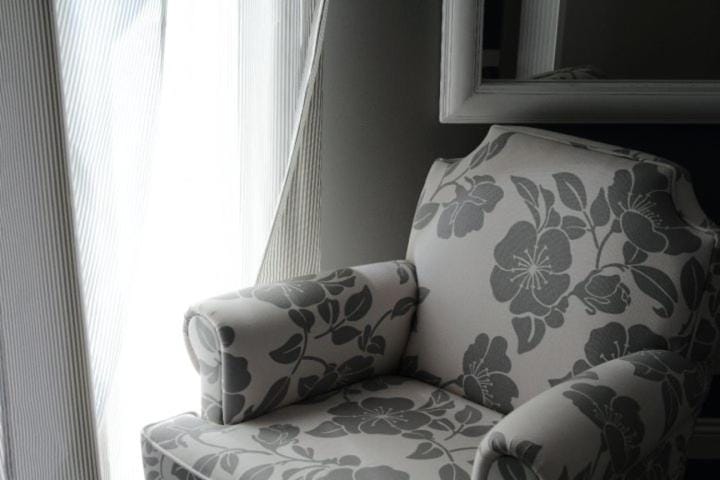Day, Seating area