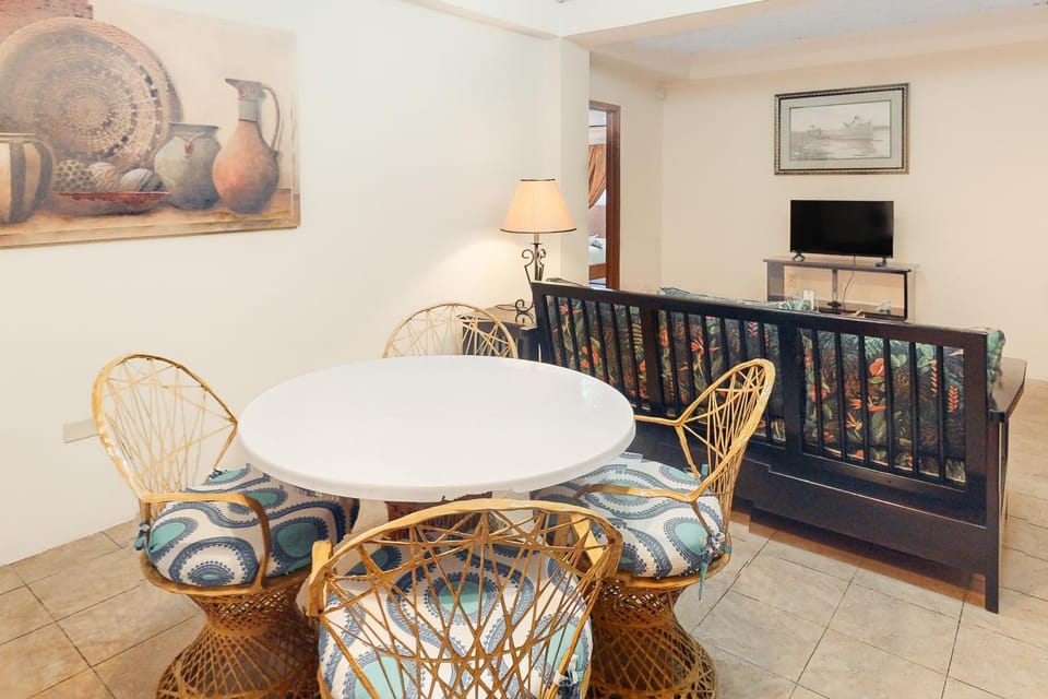 Family Getaway Suite at Hummingbird Home Suites Gold Standard Certified Apartment hotel in San Pedro