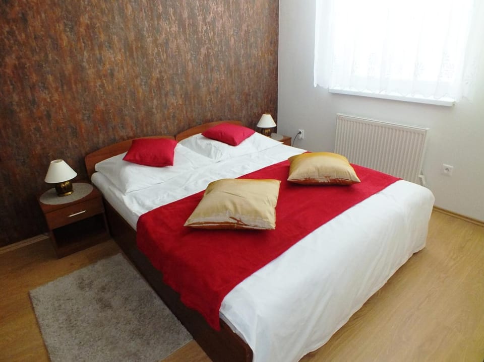 Photo of the whole room, Decorative detail, Bedroom