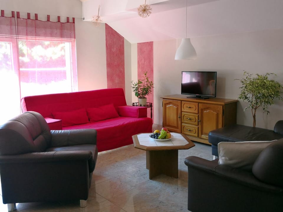 TV and multimedia, Living room, Photo of the whole room, Seating area