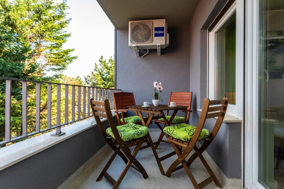 Apartments Vugrinec with Terrace Apartment in Lika-Senj County