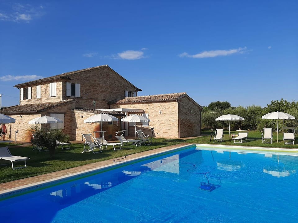 Casale Papa Country Village Country House in Marche