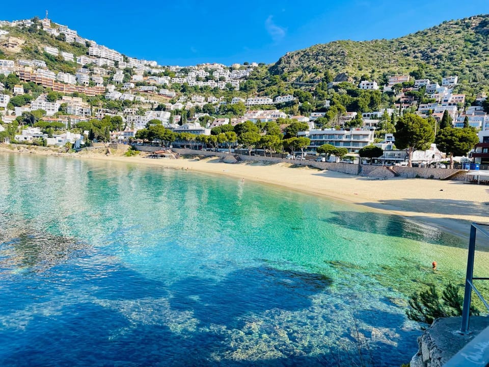 Neighbourhood, Natural landscape, Beach