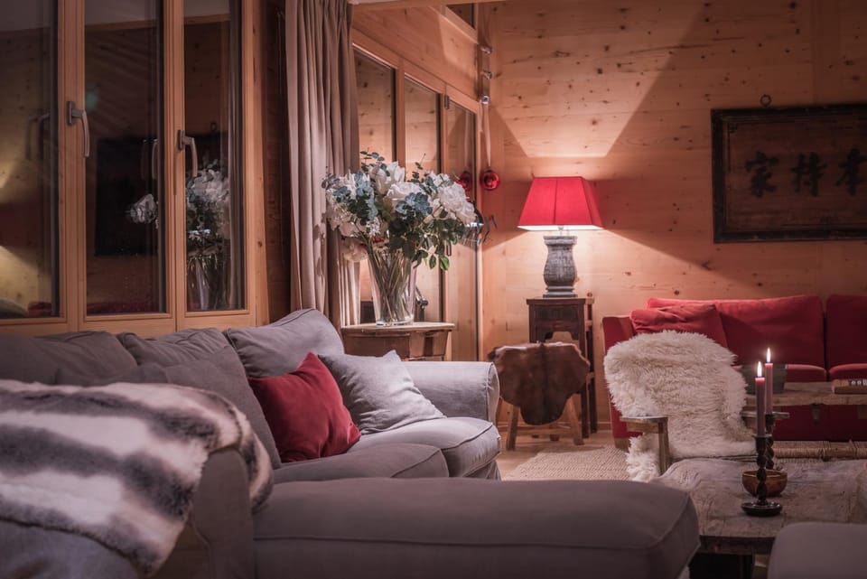 Living room, Seating area