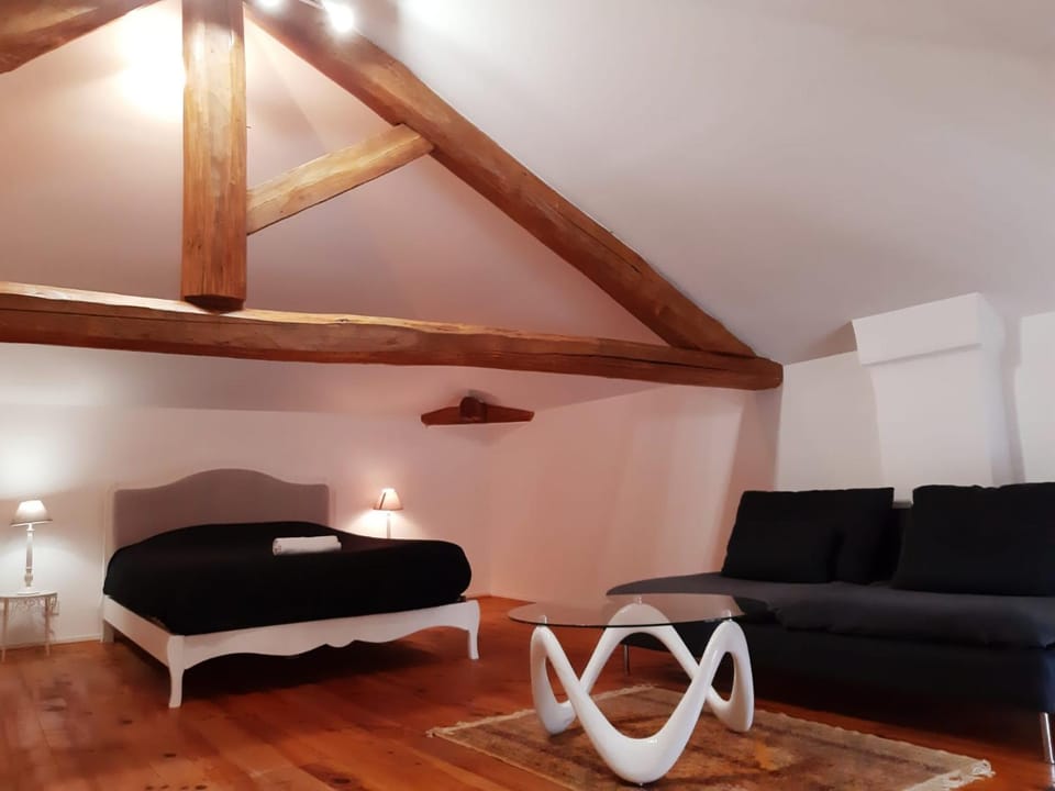 La Casa Blanca Bed and Breakfast in Auvergne-Rhône-Alpes