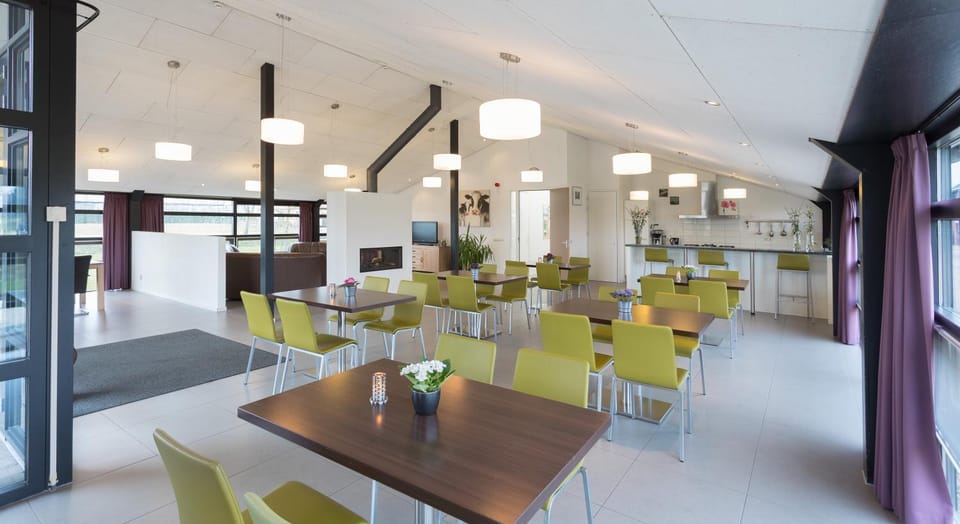 Property building, Meeting/conference room, Buffet breakfast