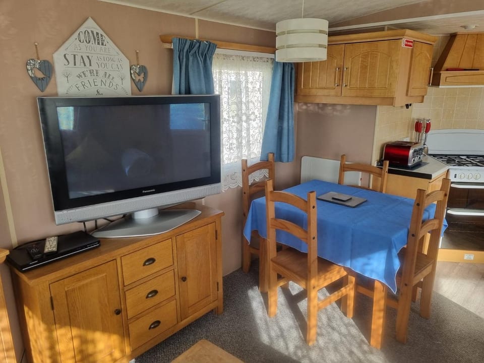 TP63 on the Golden Palm Chapel St Leonards Apartment in Chapel Saint Leonards