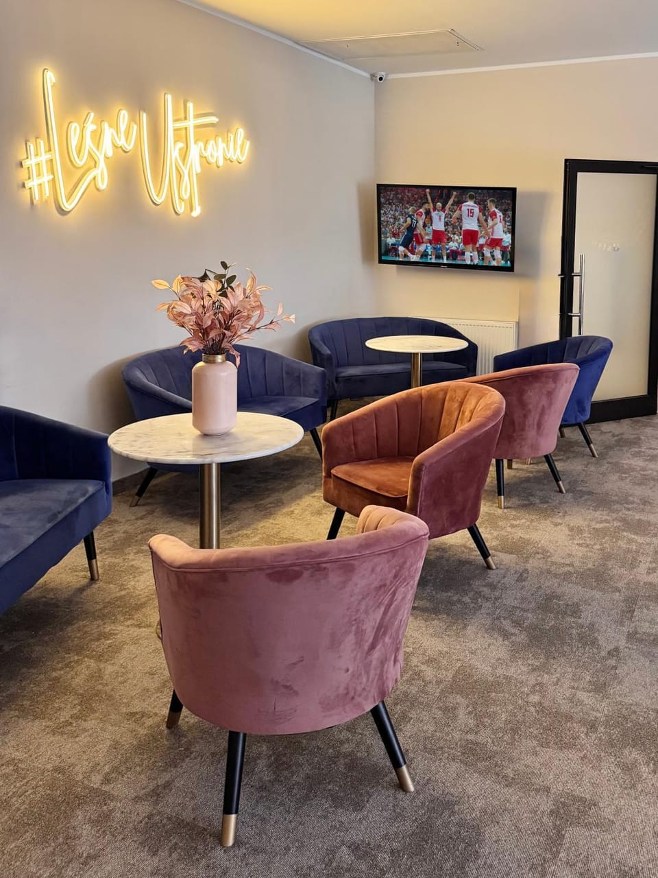 Communal lounge/ TV room