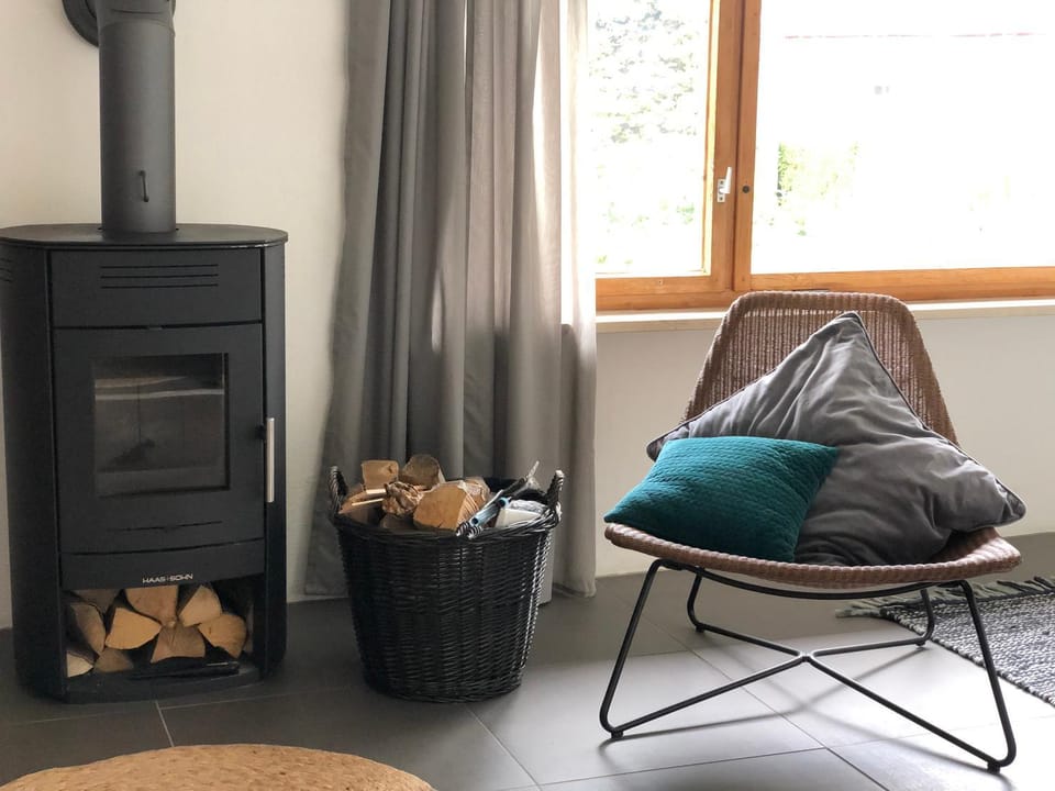 Living room, Decorative detail, Seating area, Garden view, Mountain view, fireplace