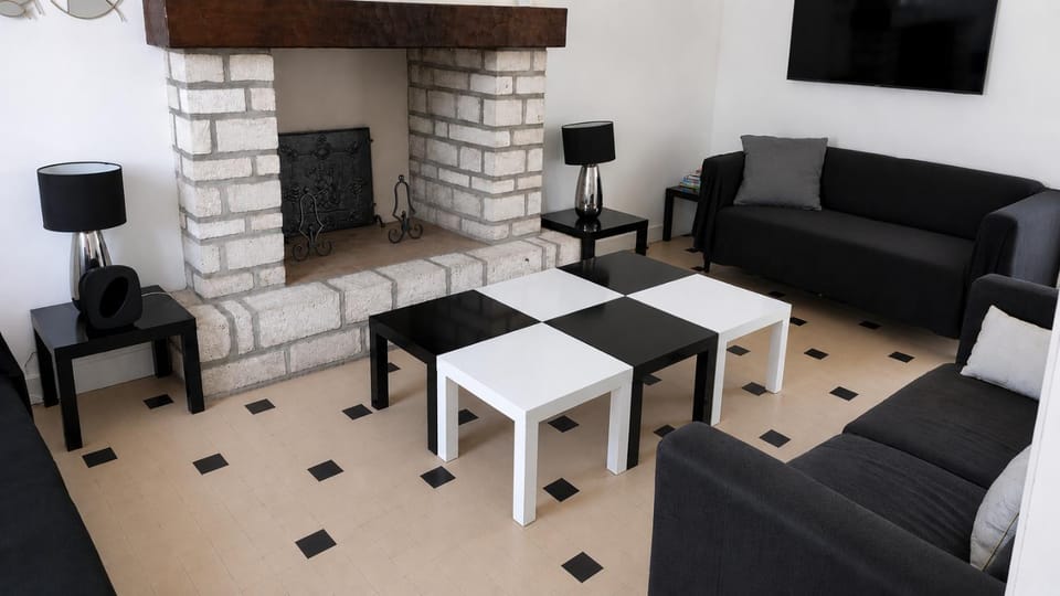 Communal lounge/ TV room
