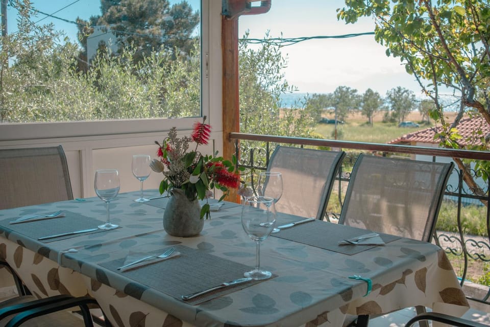 "2steps from the BEACH" House in Halkidiki