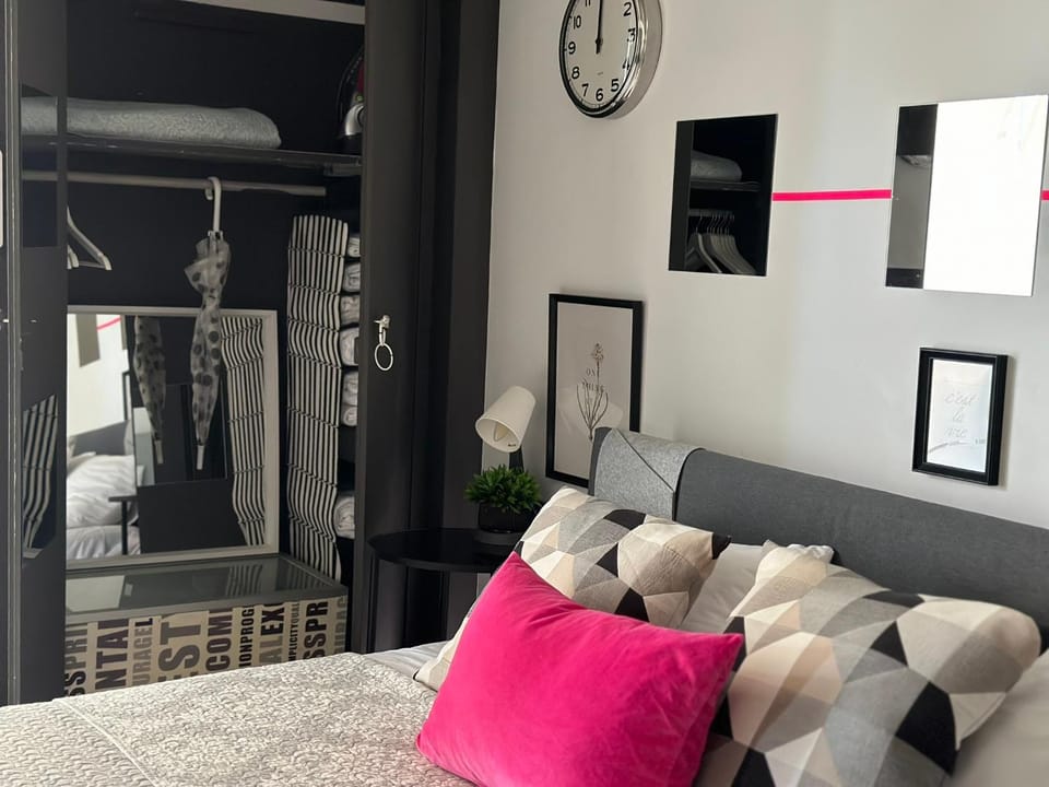 The Spot Urban easy access Athens Studio 20 m to Venizelos and central Athens attractions Elevator Free Open Parking Apartment in Central Athens Regional Unit, Greece