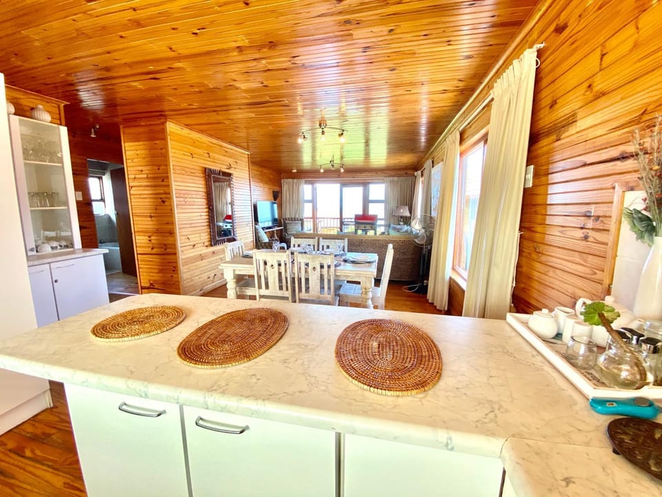 BBQ facilities, Balcony/Terrace, Kitchen or kitchenette, Living room, Seating area, Dining area