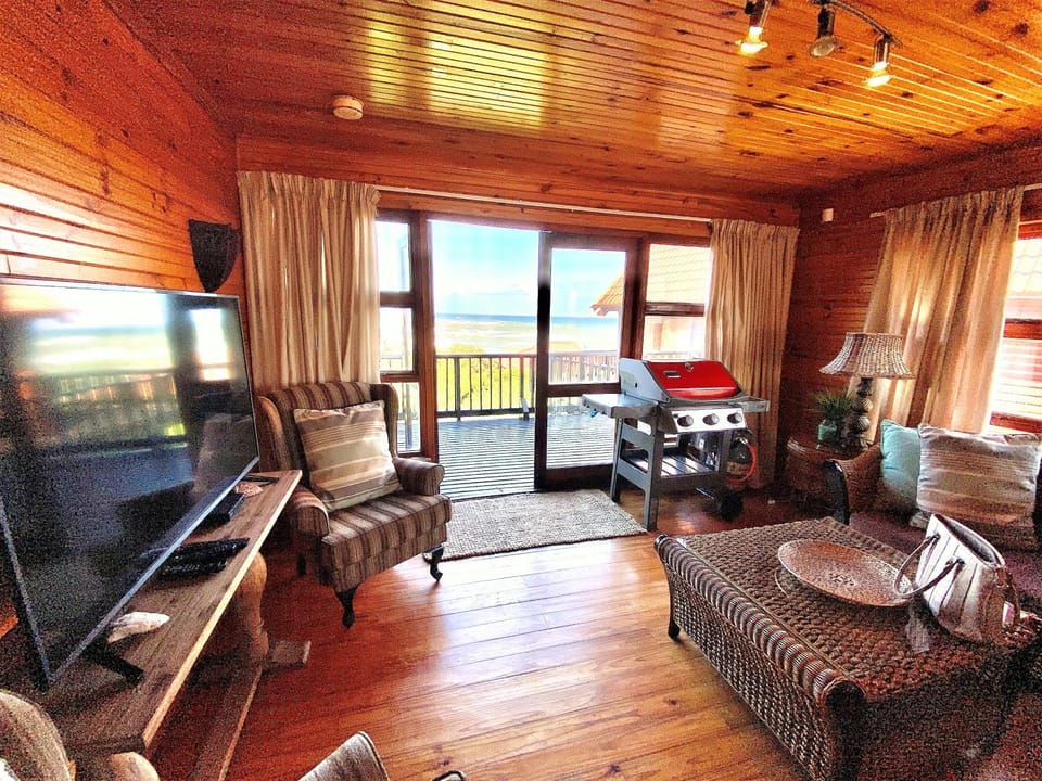 BBQ facilities, Balcony/Terrace, Living room, Seating area, Dining area, Beach