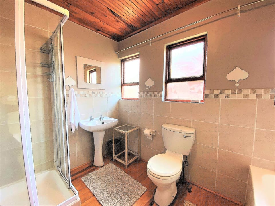 Shower, Toilet, Bathroom, Bath