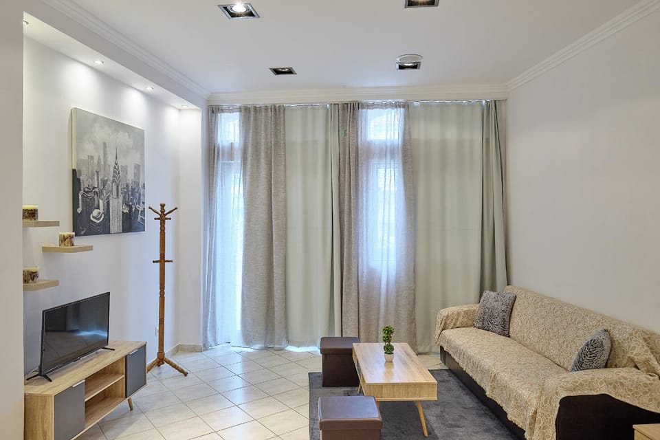 Communal lounge/ TV room, TV and multimedia, Living room, Seating area