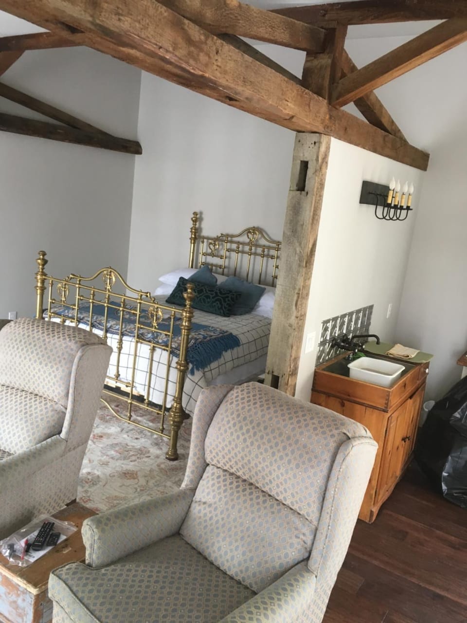 The Carriage House Flat - Downtown Paris Canada Apartment in Brant