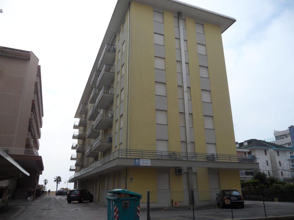 CONDOMINIO CANSIGLIO- Walterigato Apartments- Solo per Famiglie Apartment in Lido di Jesolo