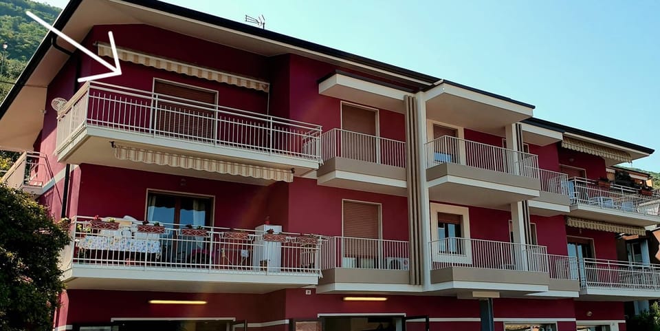 Property building, Day, Balcony/Terrace, Balcony/Terrace