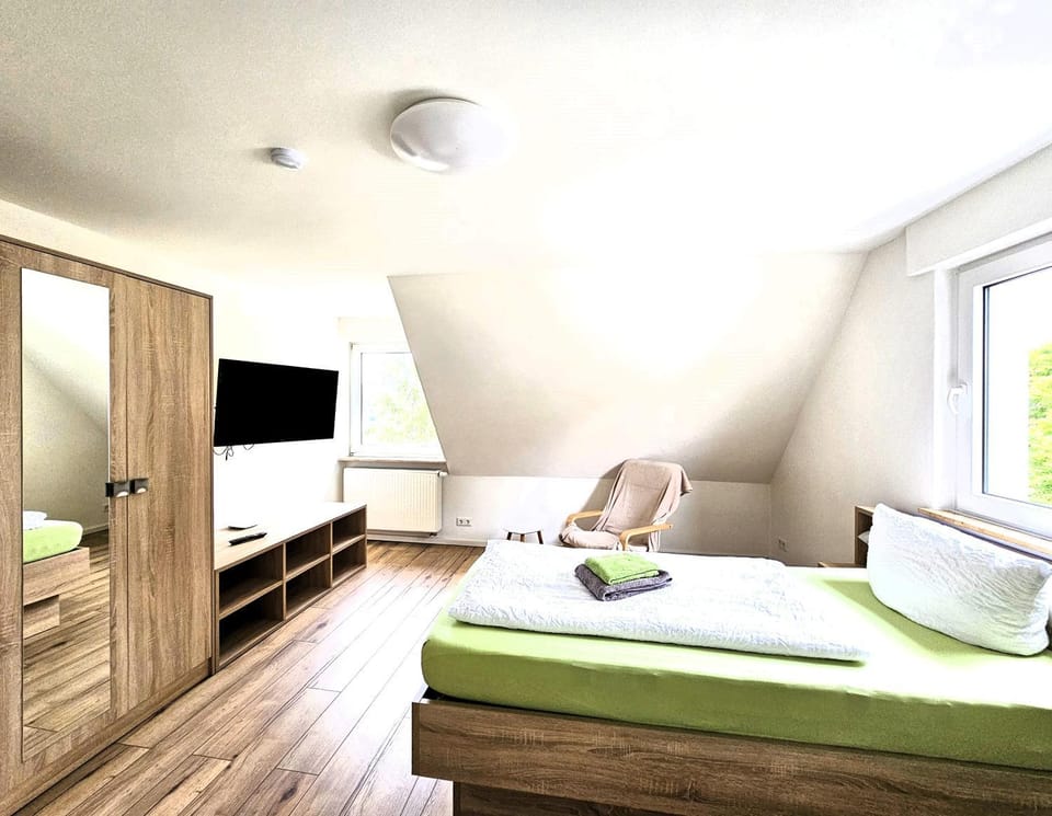 Bed, Photo of the whole room, Bedroom