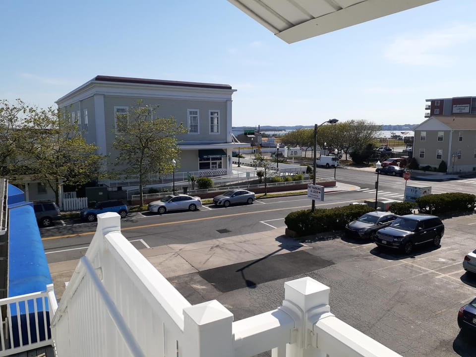 Atlantic Breeze Motel & Apartments Motel in Ocean City