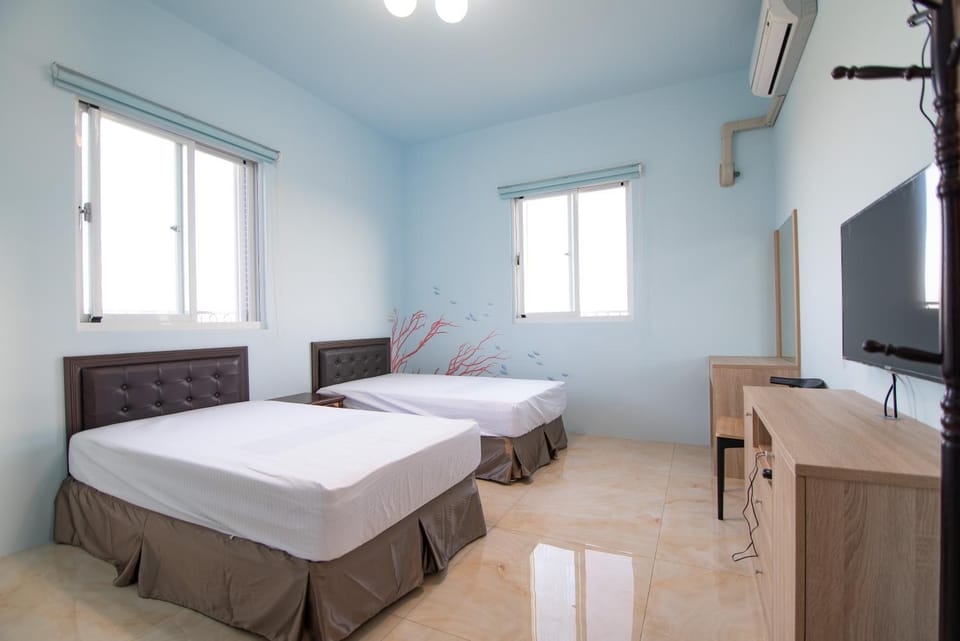 Silver Blue B&B 待月民宿台東縣民宿登記第1489號 Bed and Breakfast in Taiwan, Province of China