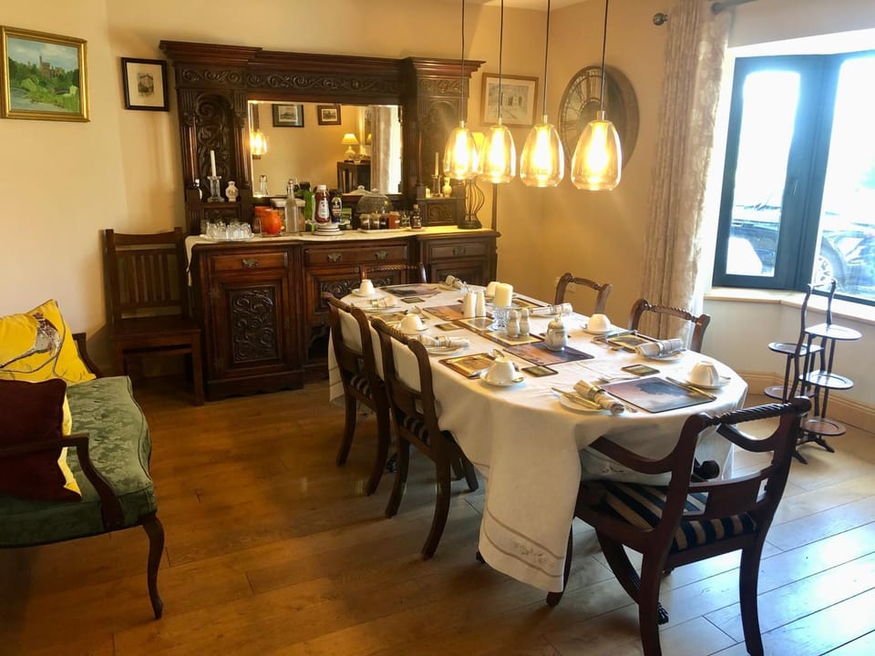 Living room, Seating area, Dining area, Food, Breakfast, Breakfast, Buffet breakfast