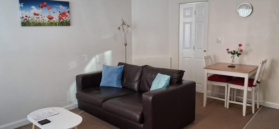 Kitchen or kitchenette, Living room, Seating area, oven, stove, toaster