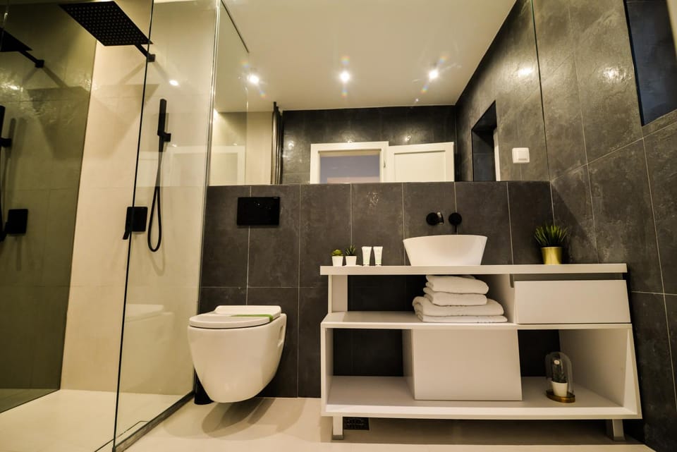 Toilet, Bathroom