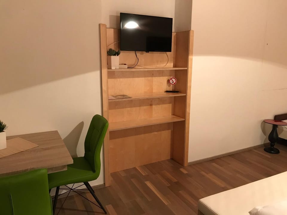 TV and multimedia, Seating area