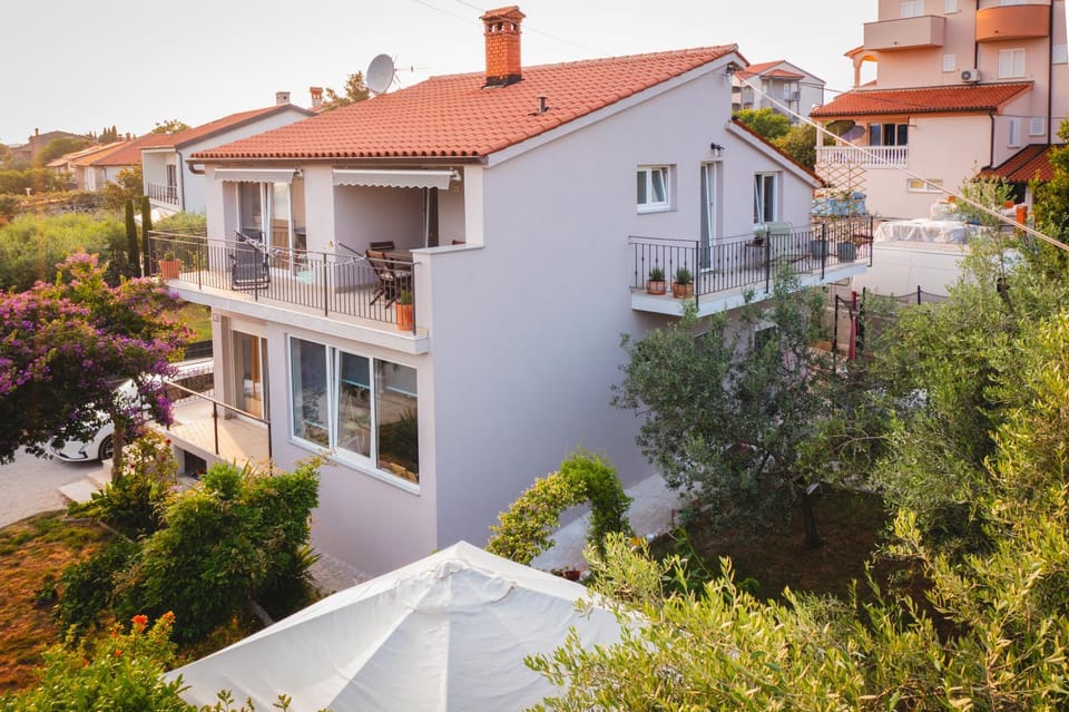 Property building, Garden, Garden, Garden view