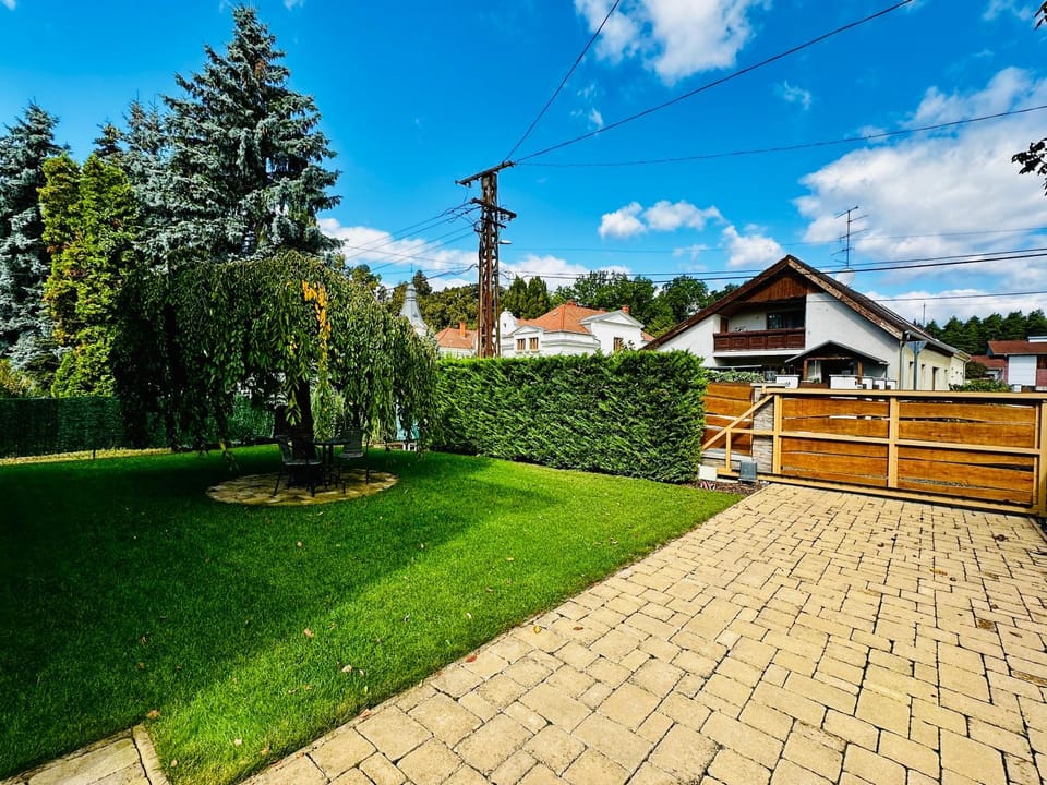 Garden, Garden view