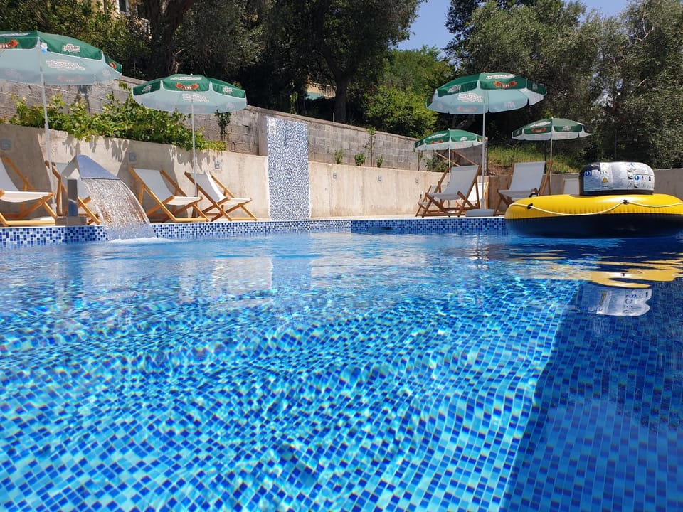 Swimming pool, Swimming pool