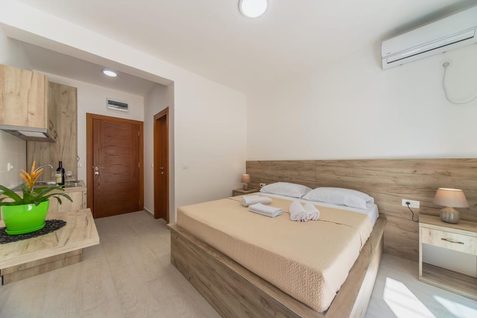 Bed, Photo of the whole room