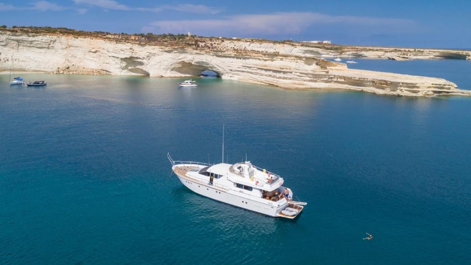 Sea BaronIV "BedsonBoat" Docked boat in Malta